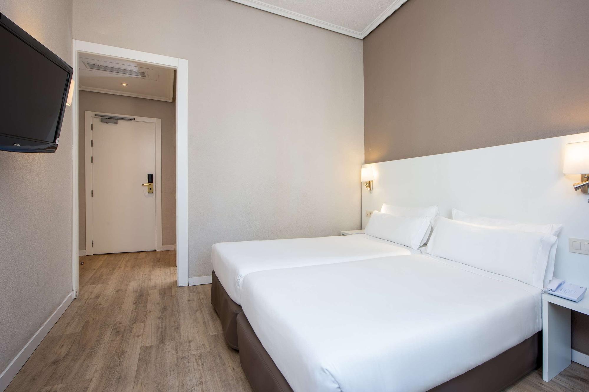 Hotel Madrid Gran Via 25, Affiliated By Melia Exterior photo