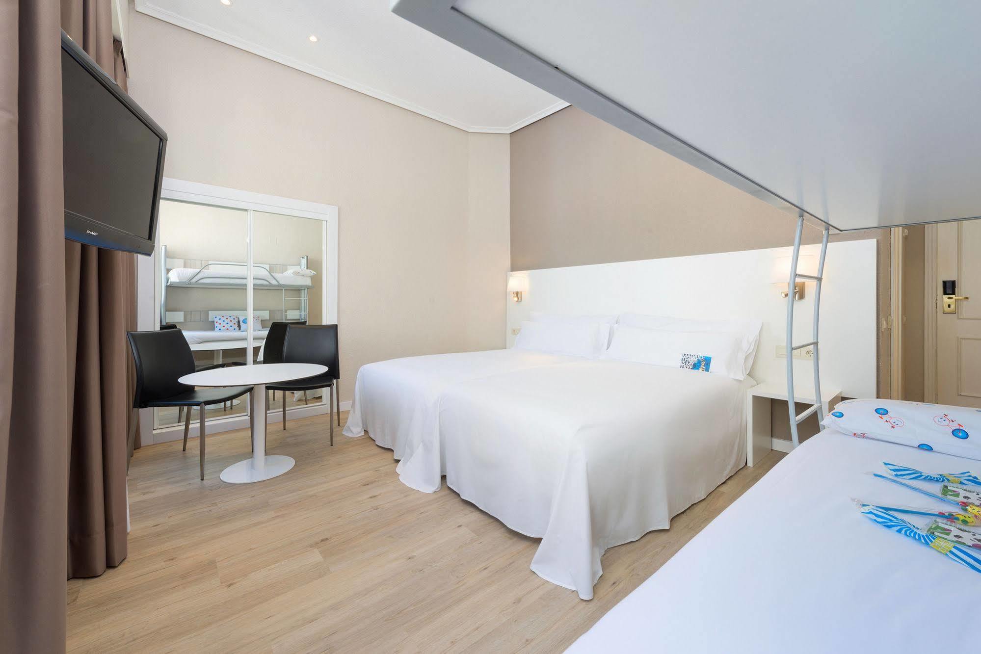 Hotel Madrid Gran Via 25, Affiliated By Melia Exterior photo